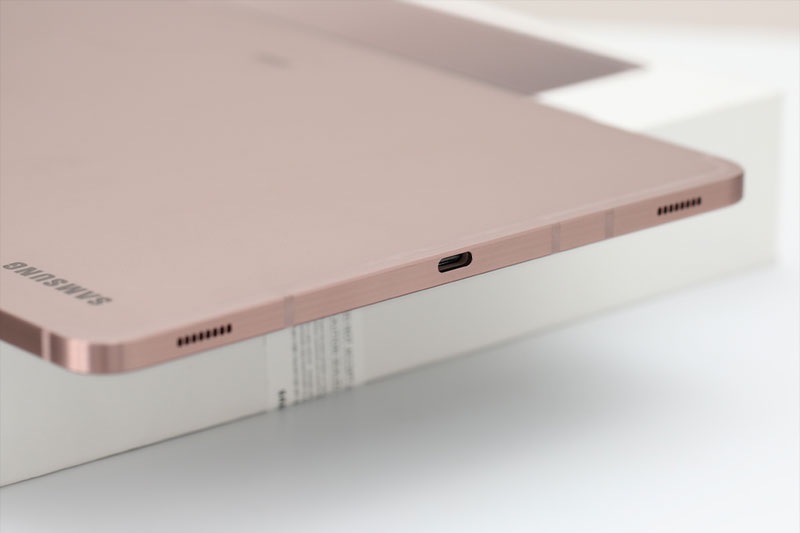 Galaxy Tab S7 được trang bị viên pin dung lượng khổng lồ 8000 mAh